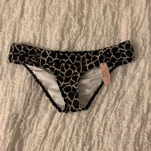Giraffe print Victoria’s Secret bikini bottoms
